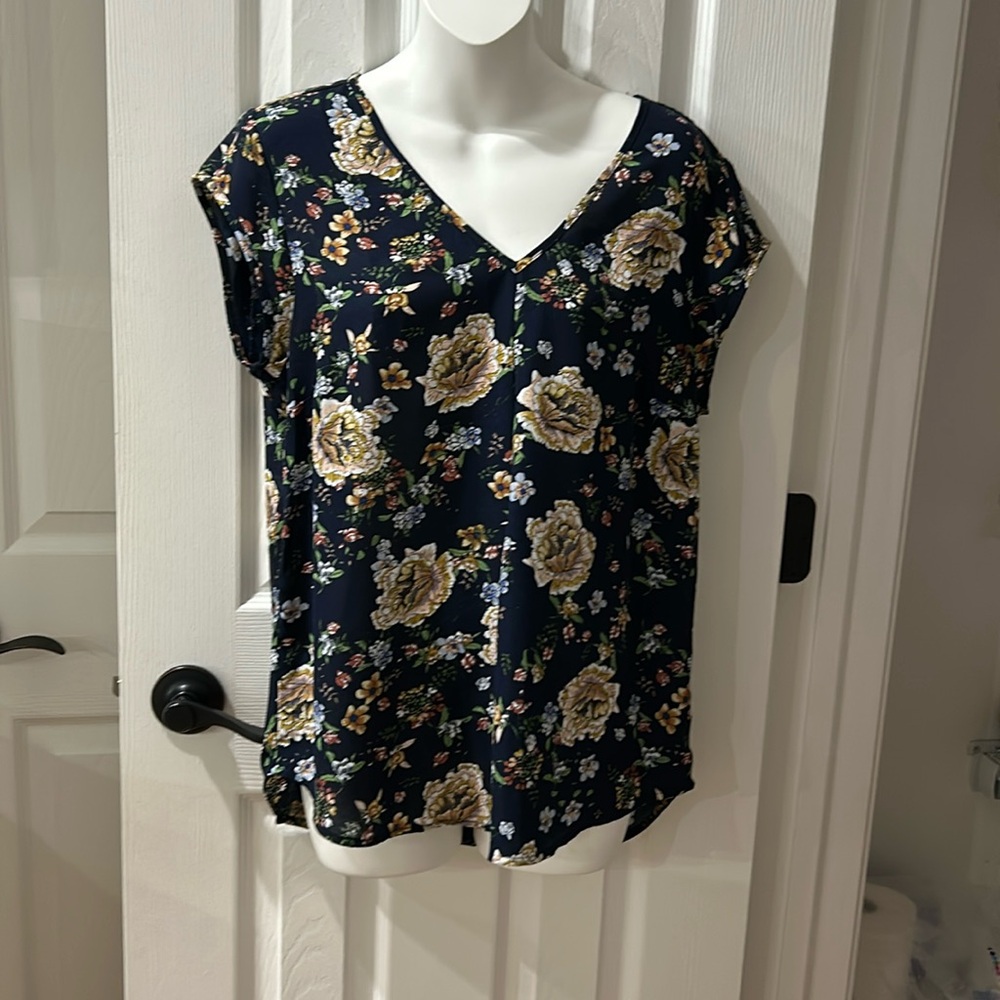 Halogen size medium women’s blouse